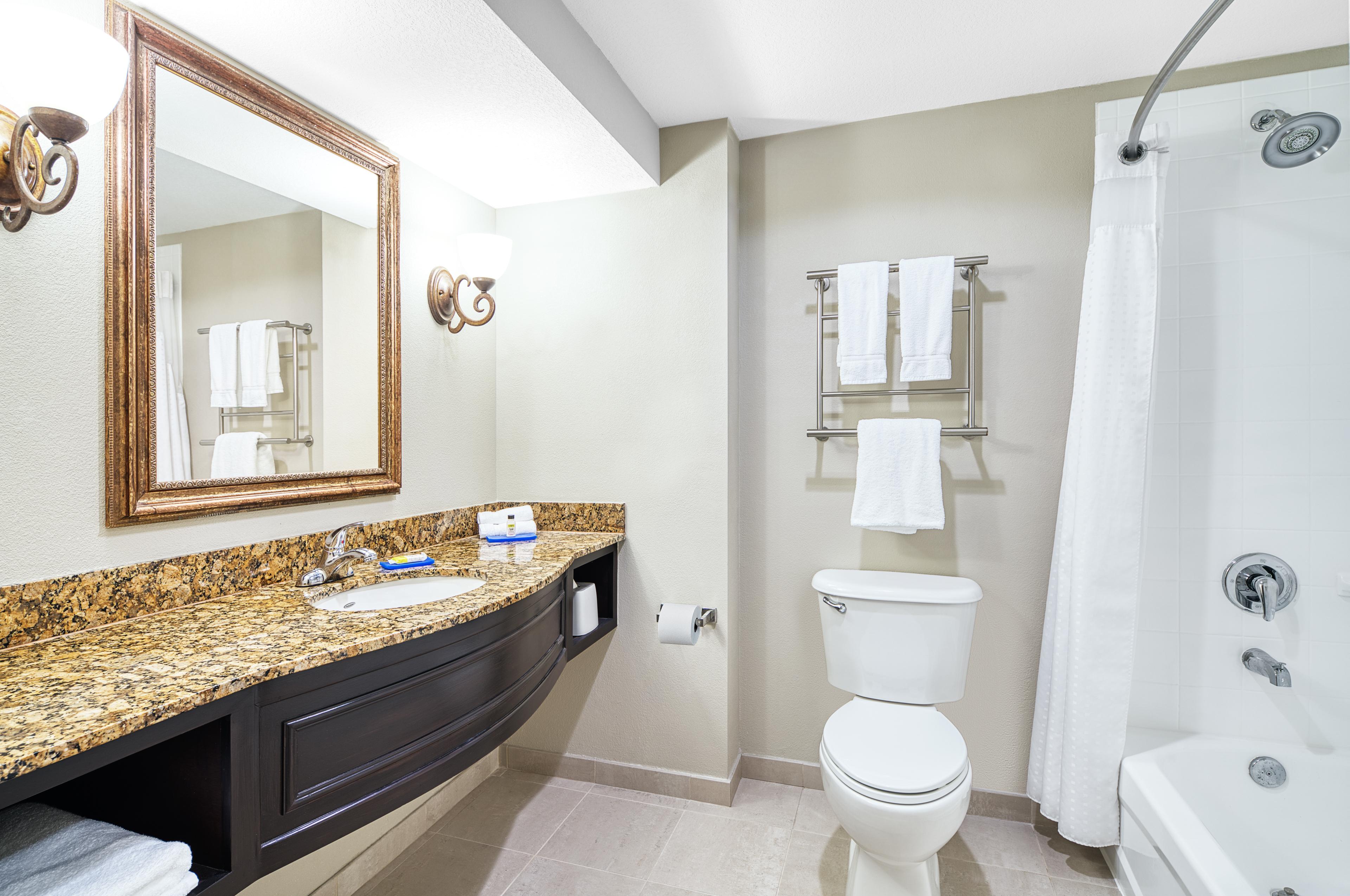 Express & Miami By Ihg Country Walk