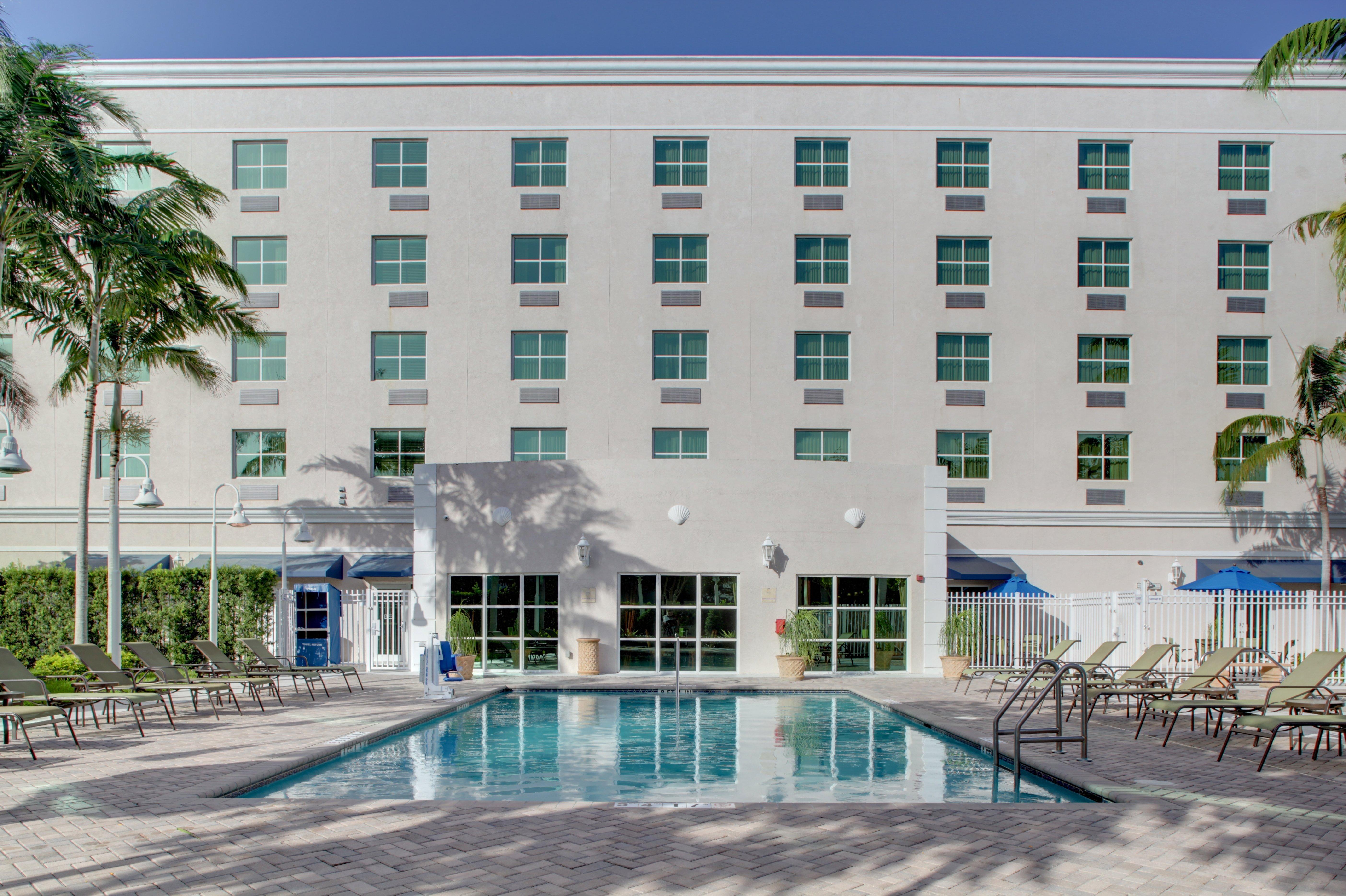 Express & Miami By Ihg Hotel Country Walk