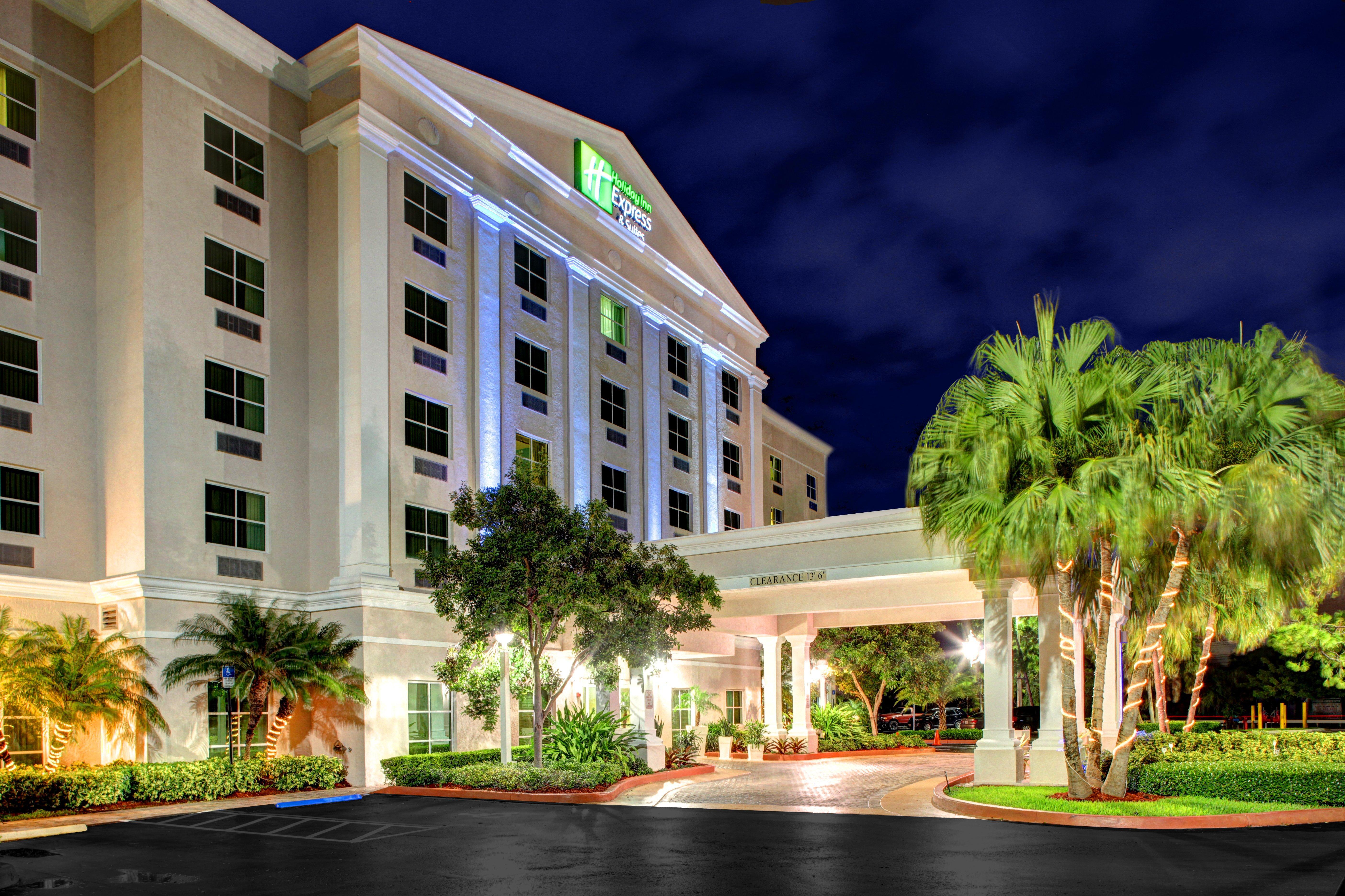 Express & Miami By Ihg Country Walk