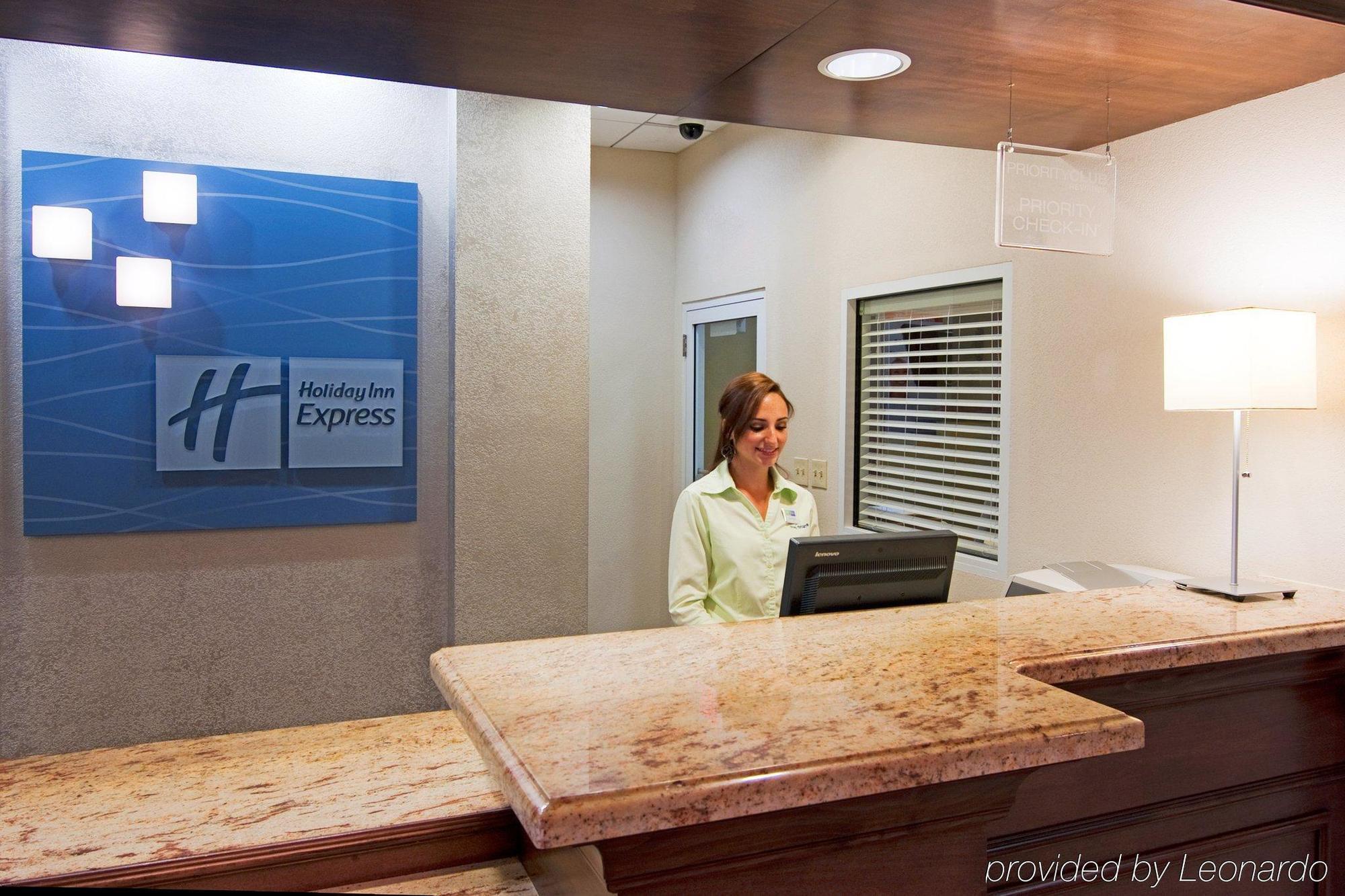 Express & Miami Kendall By Ihg Country Walk