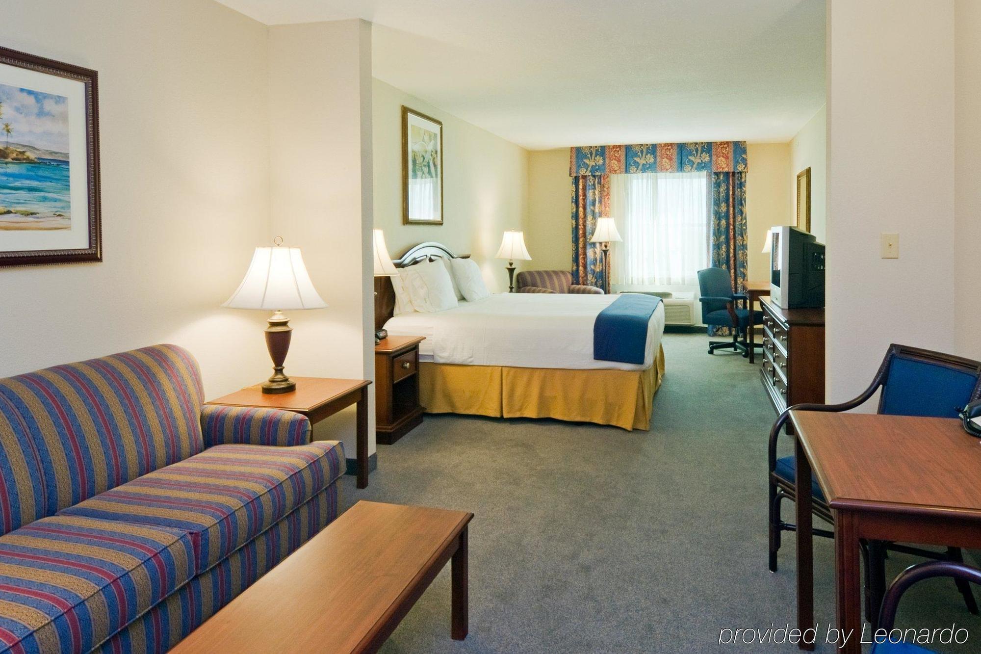 Express & Miami Kendall By Ihg Hotel Country Walk