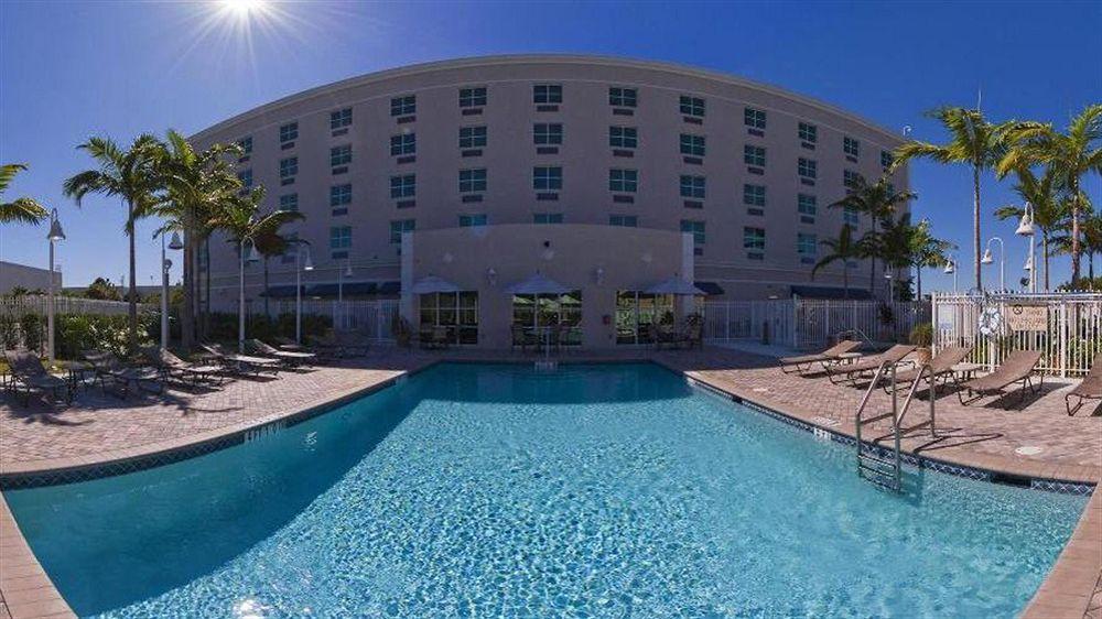 Hotel Express & Miami Kendall By Ihg 3*