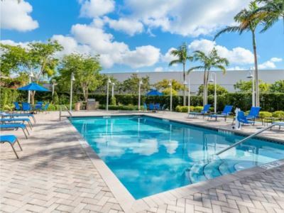 Express & Miami Kendall By Ihg Hotel 3*